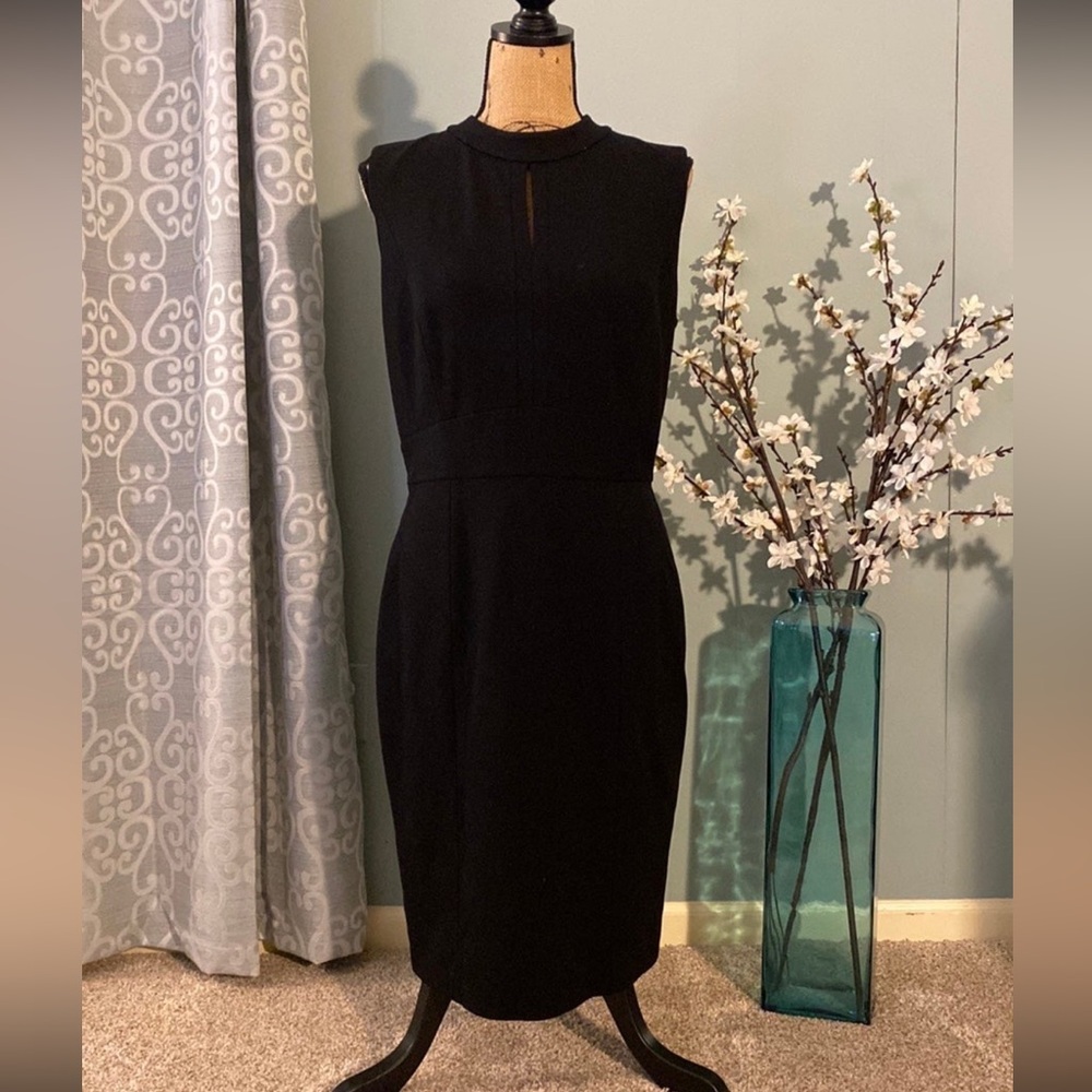 Classiques Entier Classic Black Sheath Dress